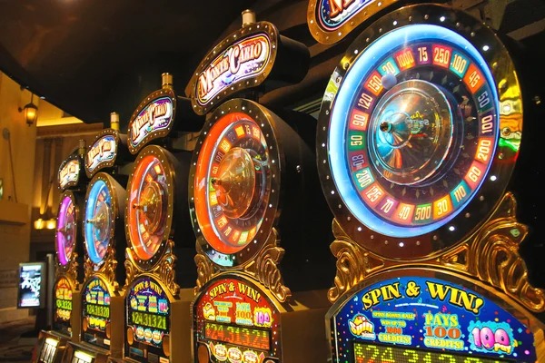 Bonus feature activation Bonus feature trigger on Bonanza Gold